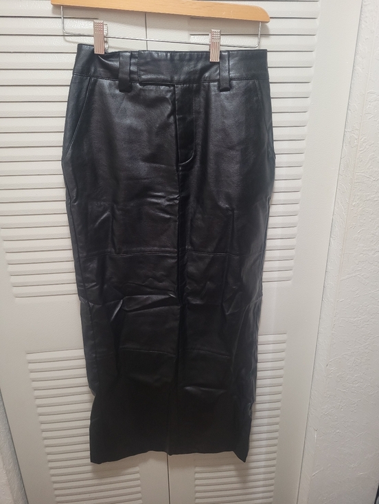 Forever 21 Dresses & Skirts - Forever 21 Black Faux Leather Skirt XS